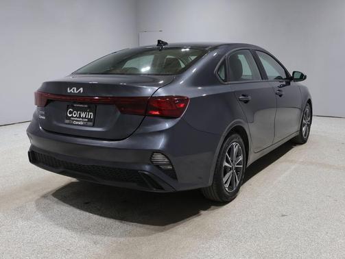 Gravity Gray 2024 Kia Forte LXS