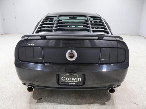 Black Clearcoat 2009 Ford Mustang Premium