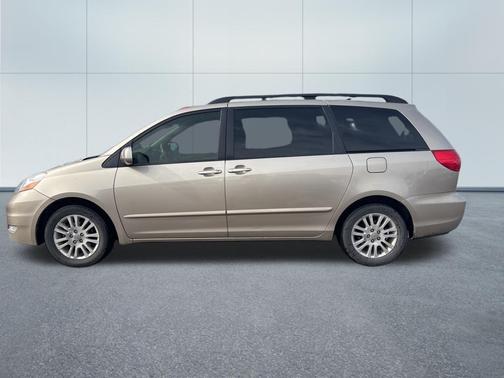 2010 Toyota Sienna XLE