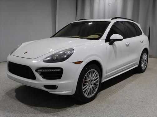 2014 Porsche Cayenne GTS