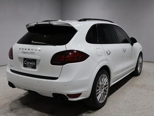2014 Porsche Cayenne GTS