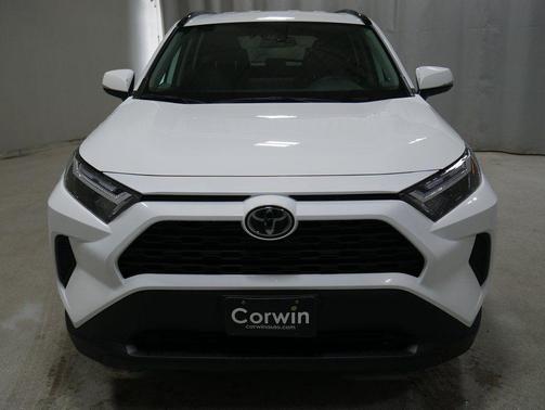 Ice Cap 2024 Toyota RAV4 XLE