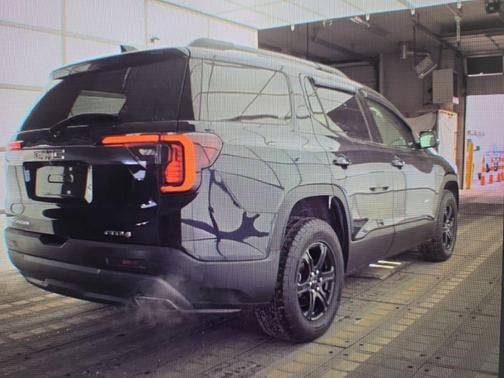 2022 GMC Acadia AT4