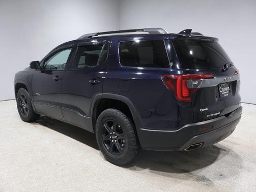 2022 GMC Acadia AT4
