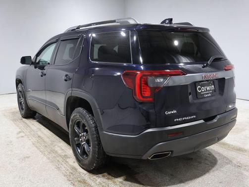 2022 GMC Acadia AT4