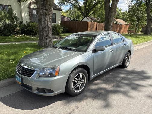 2009 Mitsubishi Galant Base
