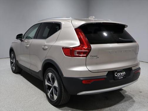 2024 Volvo XC40 B5 Core Bright Theme