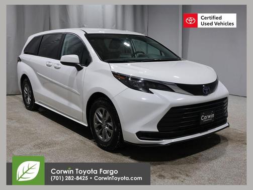 2024 Toyota Sienna LE
