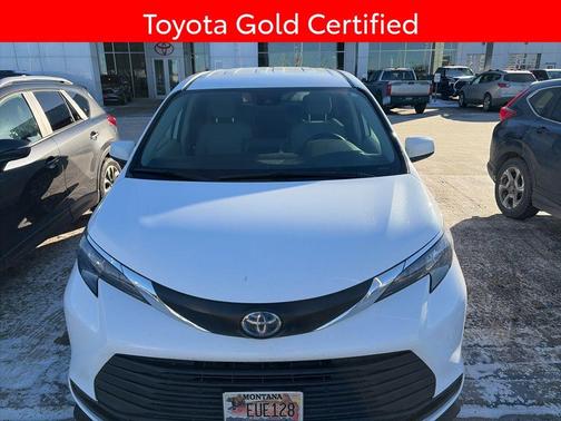 2024 Toyota Sienna LE