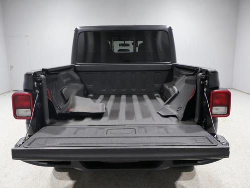 2022 Jeep Gladiator Willys 4x4