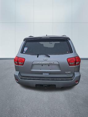 2017 Toyota Sequoia SR5