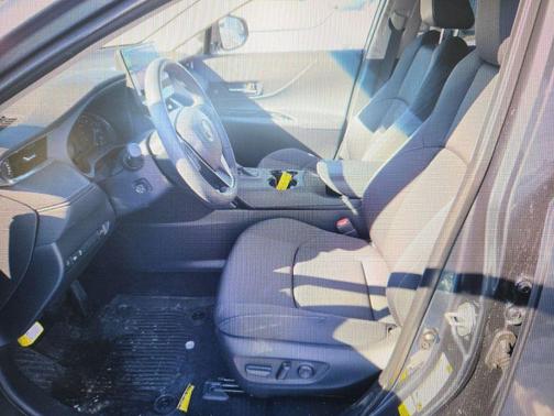 2024 Toyota Venza LE