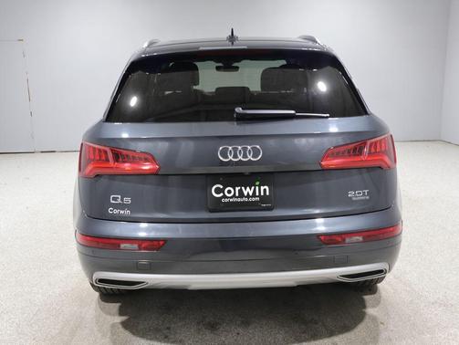 Manhattan Gray Metallic 2018 Audi Q5 2.0T Tech Premium