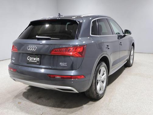Manhattan Gray Metallic 2018 Audi Q5 2.0T Tech Premium