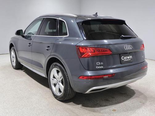 Manhattan Gray Metallic 2018 Audi Q5 2.0T Tech Premium