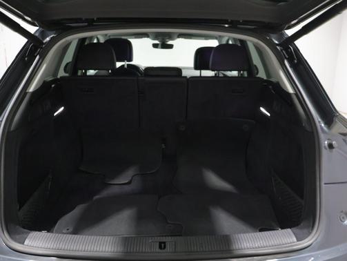 Manhattan Gray Metallic 2018 Audi Q5 2.0T Tech Premium