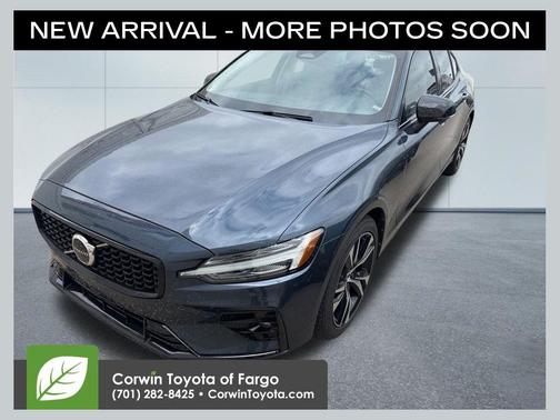 Denim Blue Metallic 2023 Volvo S60 B5 Core Dark Theme