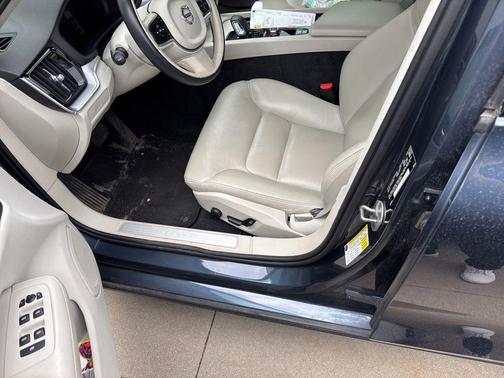 Denim Blue Metallic 2023 Volvo S60 B5 Core Dark Theme