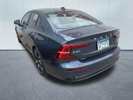 Denim Blue Metallic 2023 Volvo S60 B5 Core Dark Theme