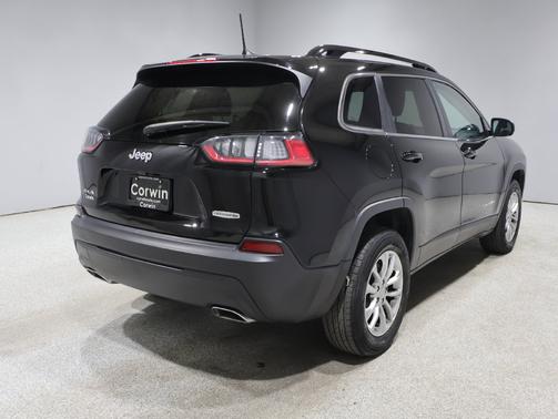 Diamond Black Crystal Pearlcoat 2022 Jeep Cherokee Latitude Lux