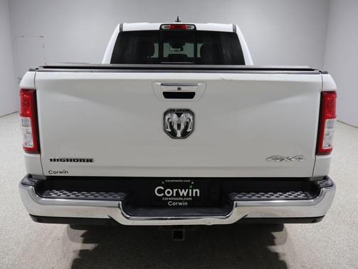 Bright White Clearcoat 2019 RAM 1500 Big Horn
