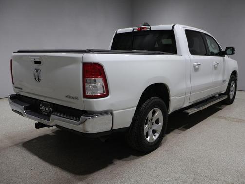 Bright White Clearcoat 2019 RAM 1500 Big Horn