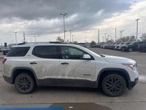 2017 GMC Acadia SLT-1
