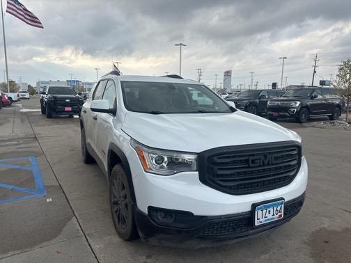 2017 GMC Acadia SLT-1