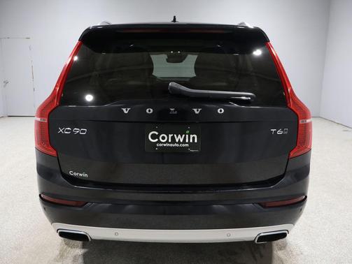 2020 Volvo XC90 T6 Momentum