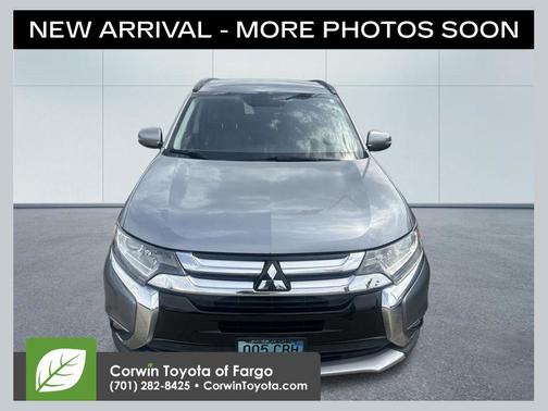 Mercury Gray Metallic 2016 Mitsubishi Outlander SEL
