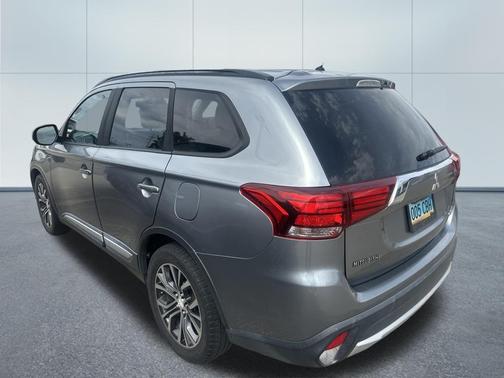 Mercury Gray Metallic 2016 Mitsubishi Outlander SEL