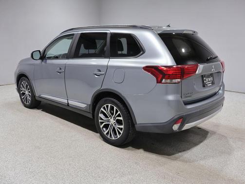 Mercury Gray Metallic 2016 Mitsubishi Outlander SEL
