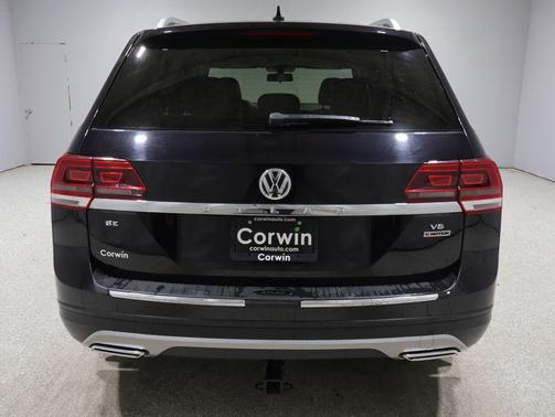 Deep Black Pearl 2018 Volkswagen Atlas 3.6L SE