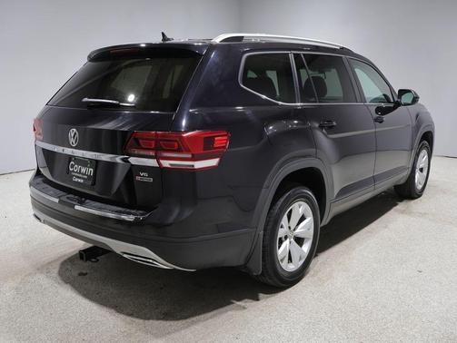 Deep Black Pearl 2018 Volkswagen Atlas 3.6L SE
