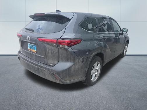 Magnetic Gray Metallic 2023 Toyota Highlander LE