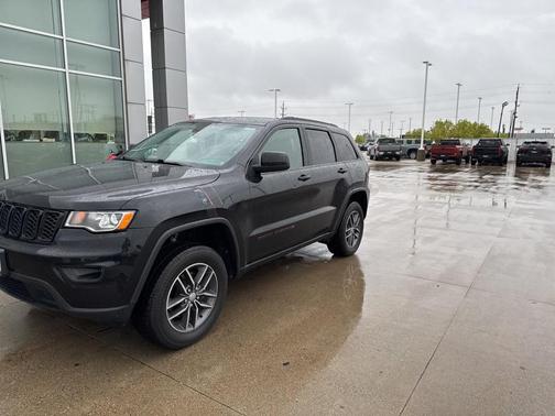 2017 Jeep Grand Cherokee Laredo
