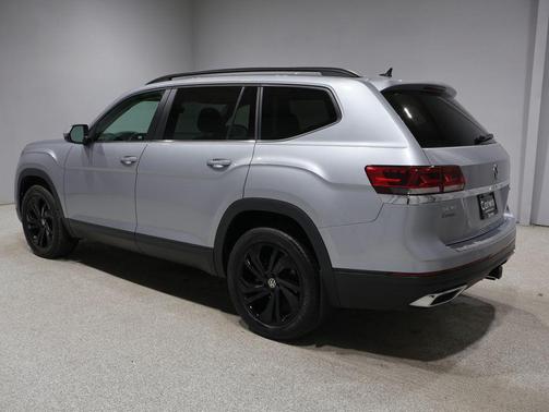Pyrite Silver Metallic 2022 Volkswagen Atlas 3.6L SE w/Technology