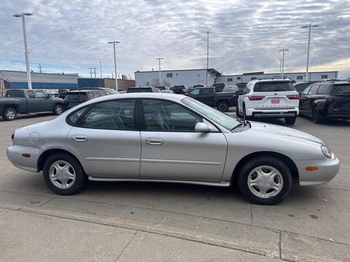 1998 Ford Taurus LX