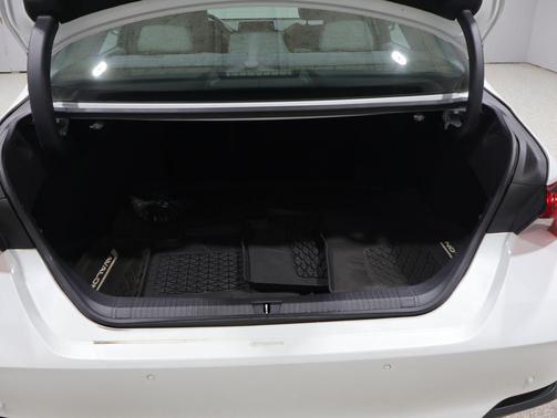 Wind Chill Pearl 2019 Toyota Avalon Hybrid Limited