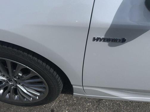 Wind Chill Pearl 2019 Toyota Avalon Hybrid Limited