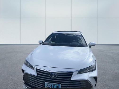 Wind Chill Pearl 2019 Toyota Avalon Hybrid Limited