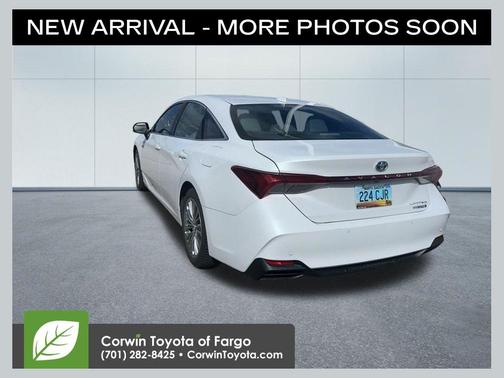 Wind Chill Pearl 2019 Toyota Avalon Hybrid Limited