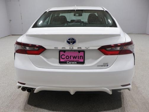 Ice Cap 2024 Toyota Camry Hybrid SE