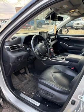 Celestial Silver Metallic 2021 Toyota Highlander Limited
