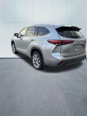 Celestial Silver Metallic 2021 Toyota Highlander Limited