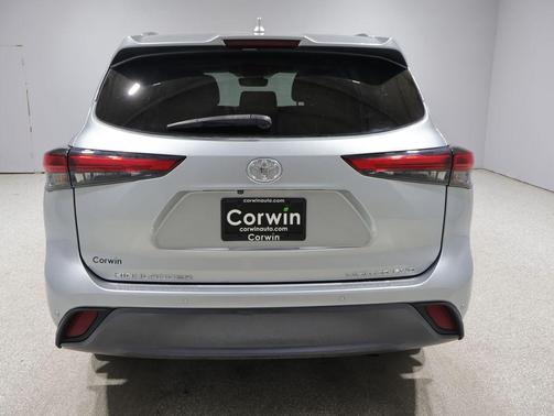 Celestial Silver Metallic 2021 Toyota Highlander Limited