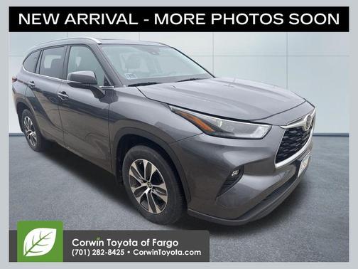 Magnetic Gray Metallic 2023 Toyota Highlander XLE