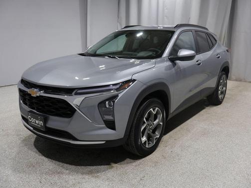 Sterling Gray Metallic 2025 Chevrolet Trax LT