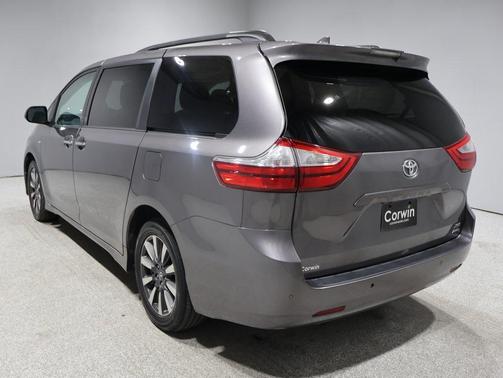 2018 Toyota Sienna XLE Premium