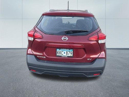Cayenne Red Metallic 2019 Nissan Kicks SV
